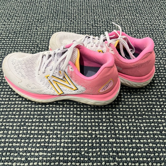 NEW BALANCE fresh foam 680 sneakers - Picture 3 of 5